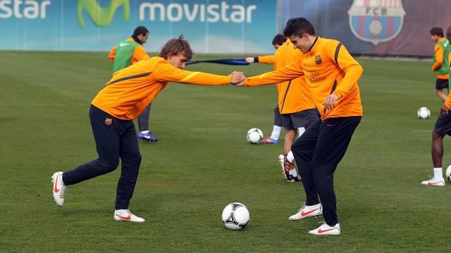 Các ‘sao’ trẻ Barca cũng hăng hái tập luyện với hy vọng được thi đấu trong trận bán kết.